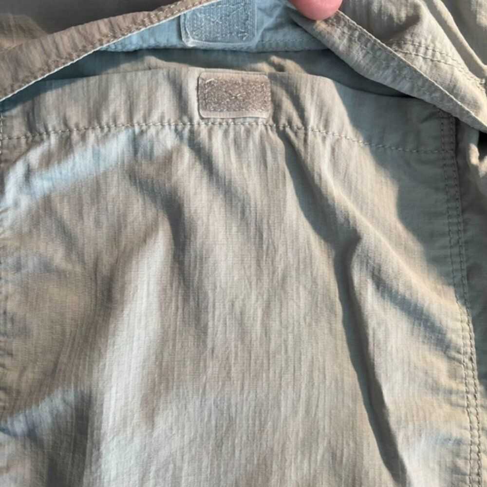North Face Light Gray Outdoors Hiking Vented Lightweight Mesh Line- Size XL - Picture 4 of 9